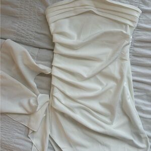 Elegant White Strapless Dress